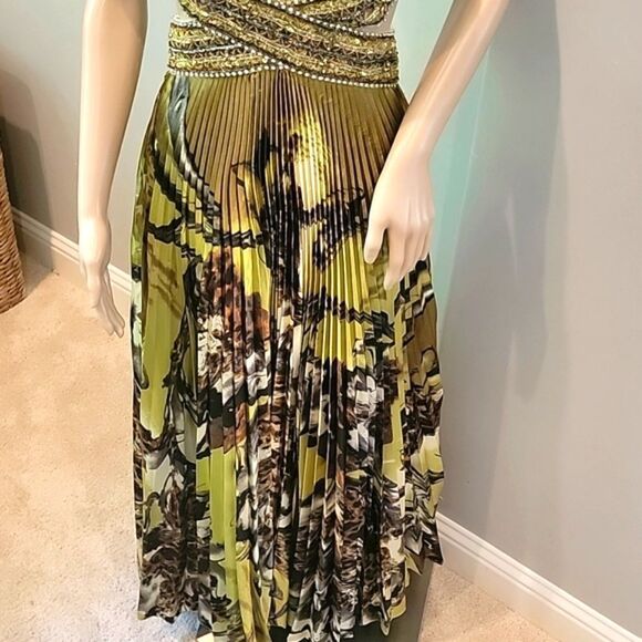 Jovani evening dress size 2 pleated, sexy cut out sides and  softly padd… - Picture 3 of 16